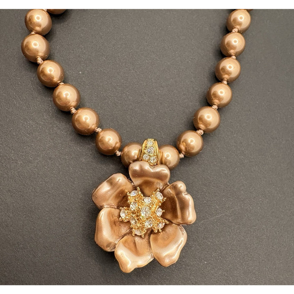 Vintage Nolan Miller Glamour Collection Simulated Pearl Blooming Flower Necklace - Picture 4 of 11